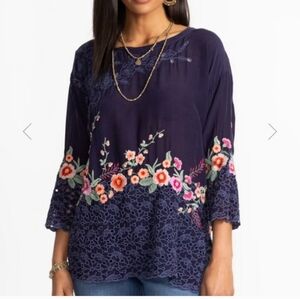 🤩Johnny Was Dark Blue Floral Tunic🤩